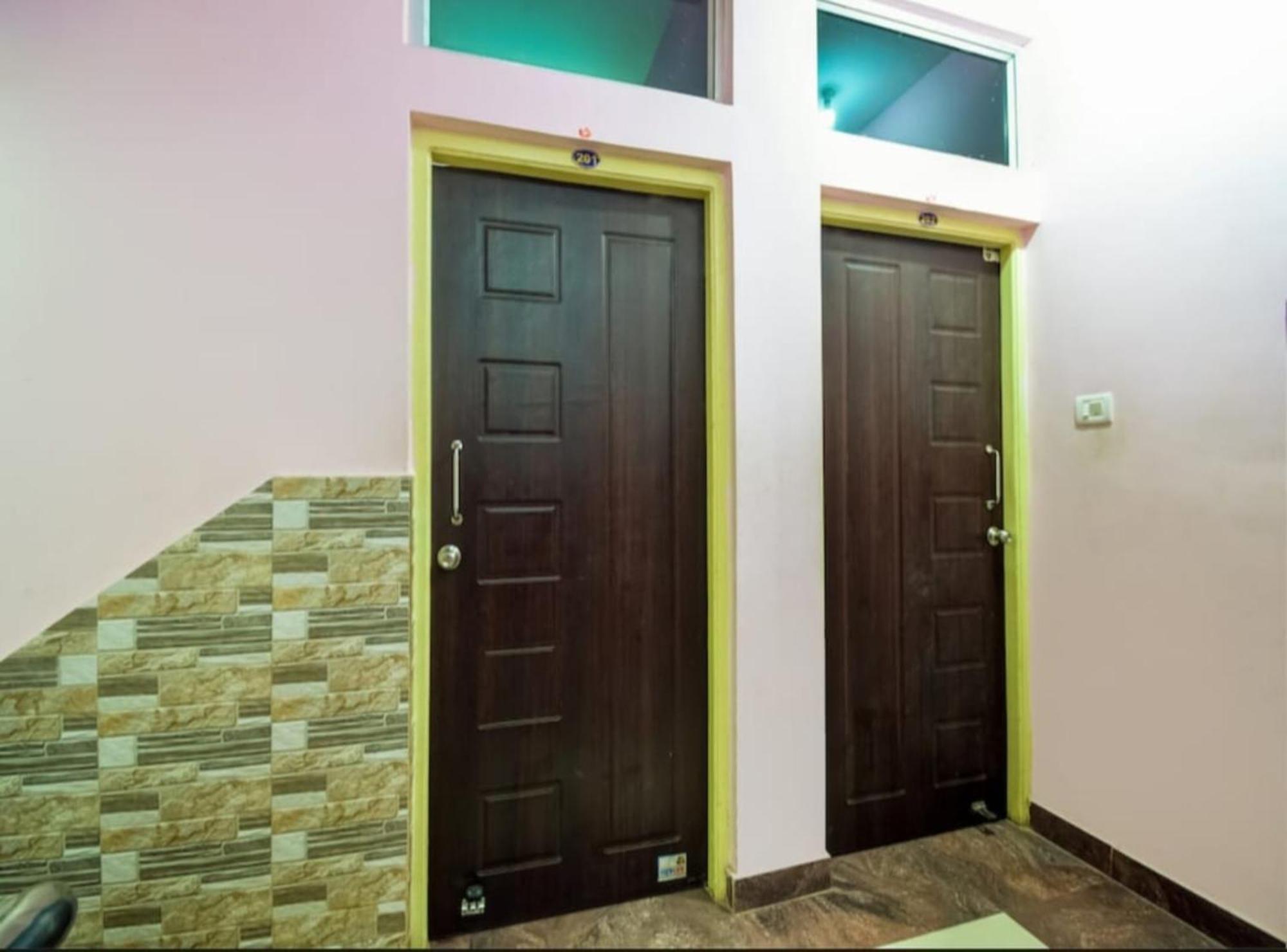 Hotel Planet9 Puri Official Exterior foto